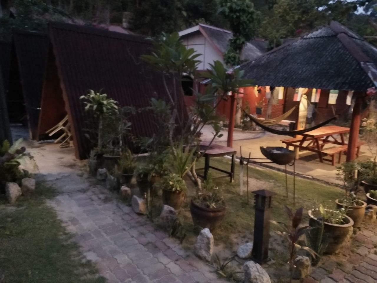 Hotel Nazri Nipah Camp Pekan Pangkor Exterior foto