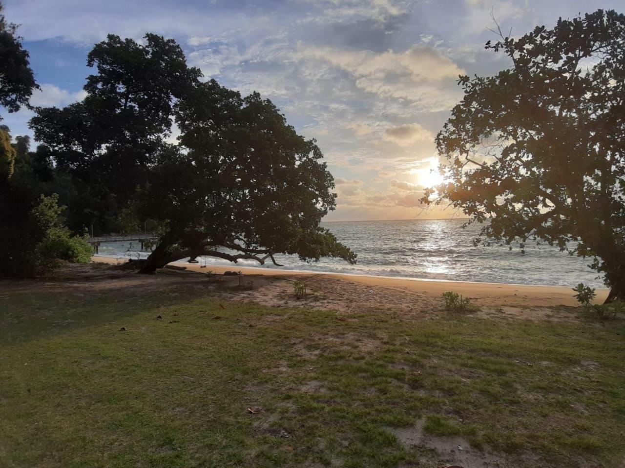 Hotel Nazri Nipah Camp Pekan Pangkor Exterior foto